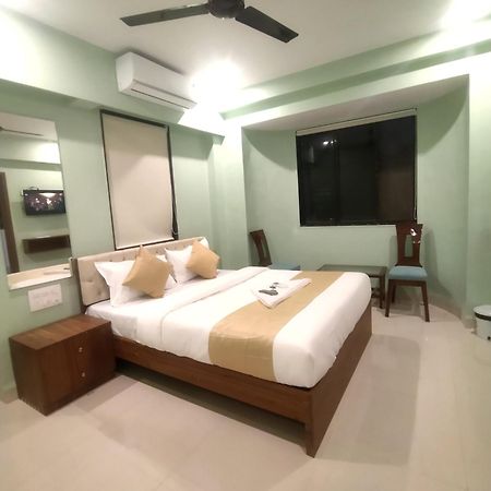 Everest Stays Rooms And Dormitory มุมไบ ภายนอก รูปภาพ