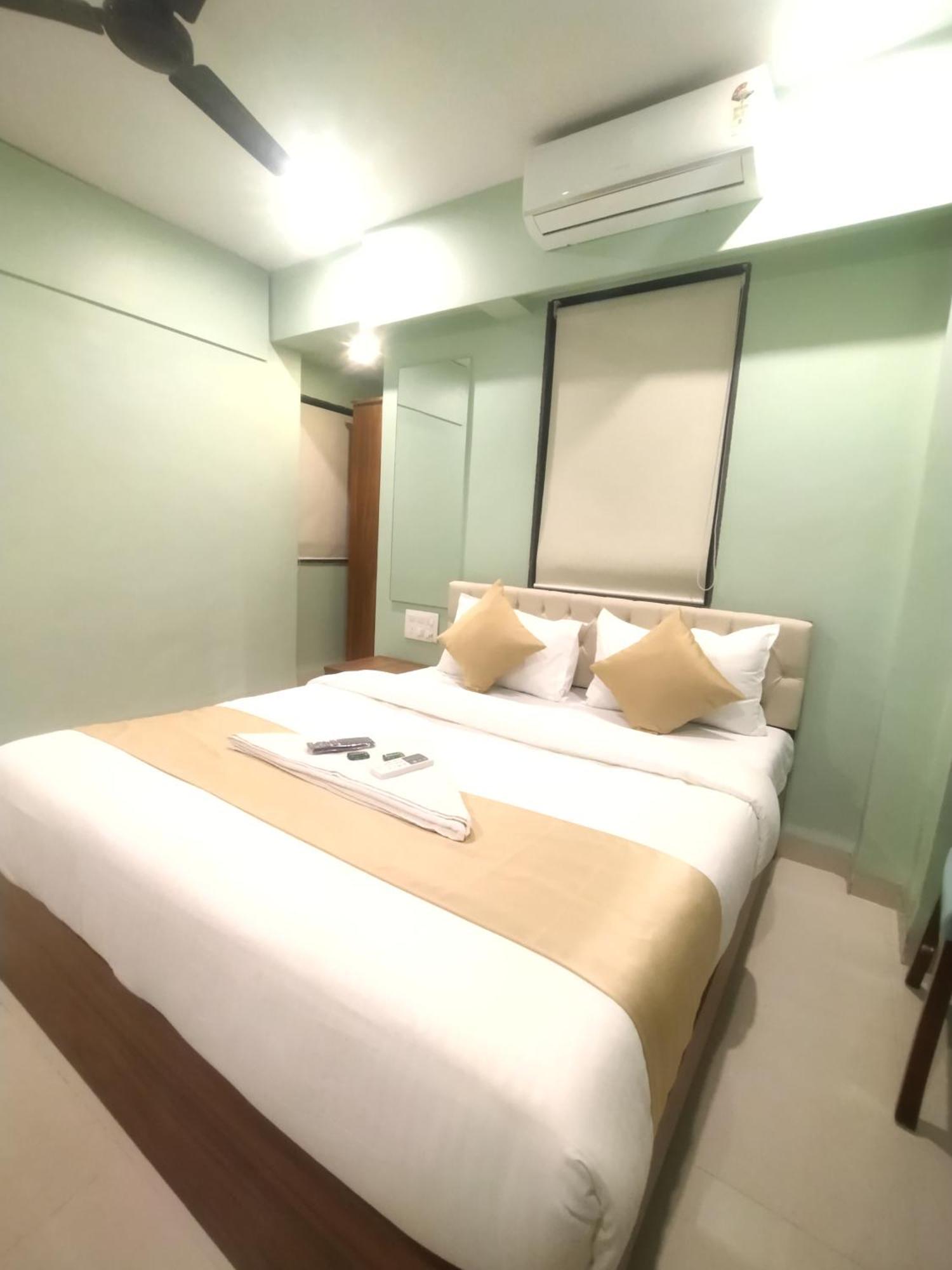 Everest Stays Rooms And Dormitory มุมไบ ภายนอก รูปภาพ