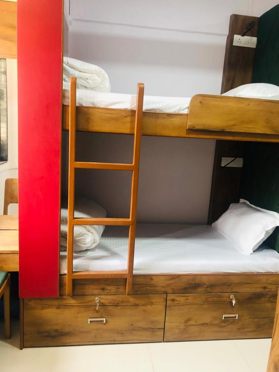 Everest Stays Rooms And Dormitory มุมไบ ภายนอก รูปภาพ