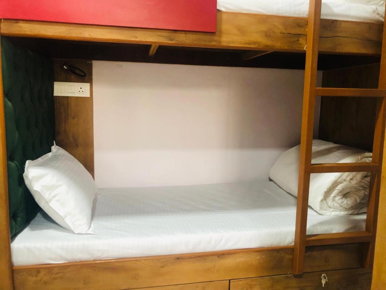 Everest Stays Rooms And Dormitory มุมไบ ภายนอก รูปภาพ