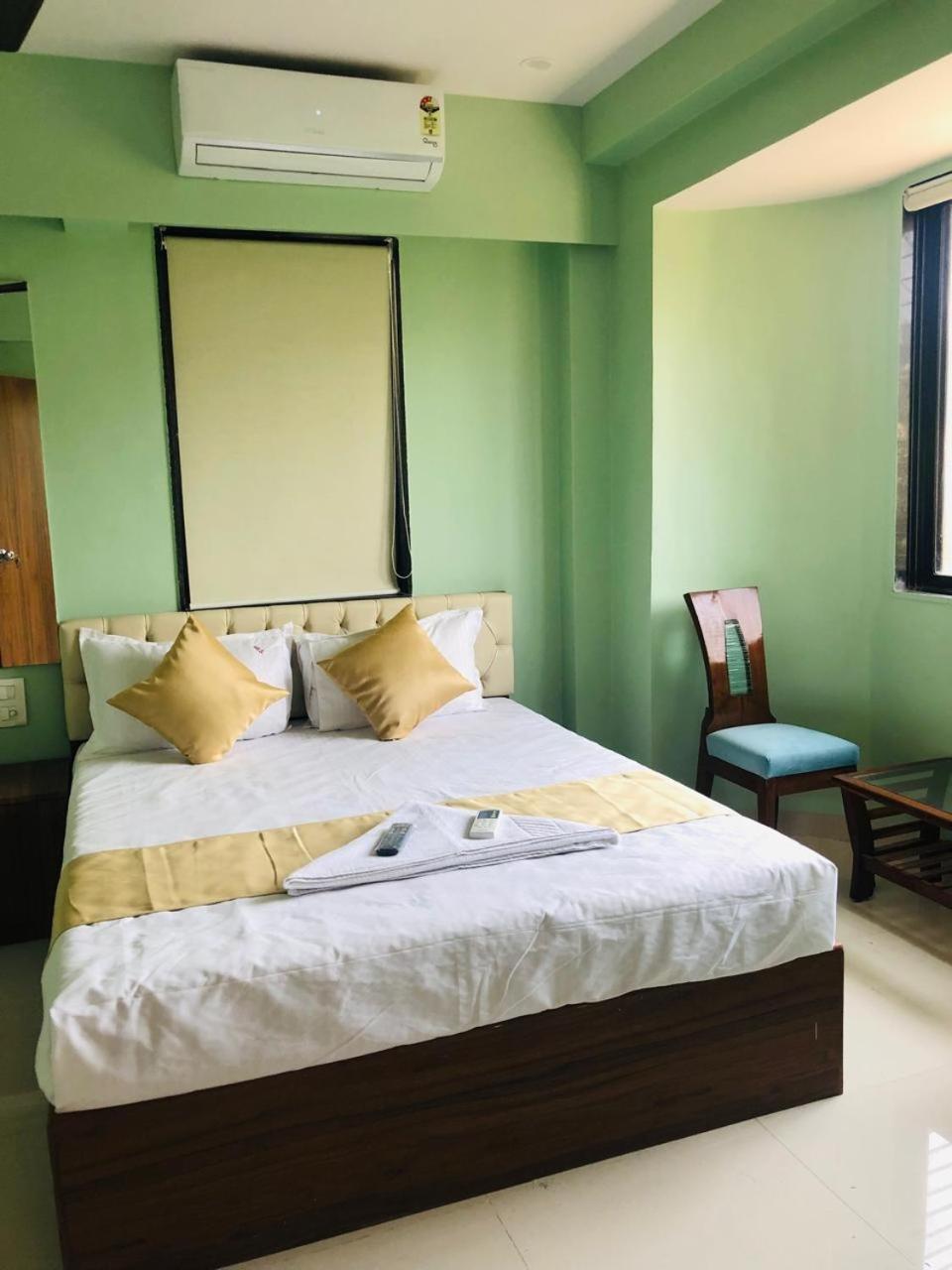 Everest Stays Rooms And Dormitory มุมไบ ภายนอก รูปภาพ